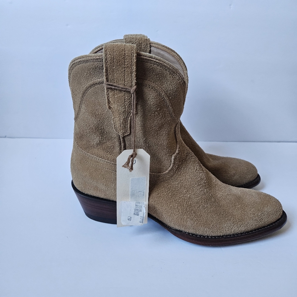BNWT Tecovas Womens ‘Lucy’ Boots Western Cowboy Sand Suede Booties